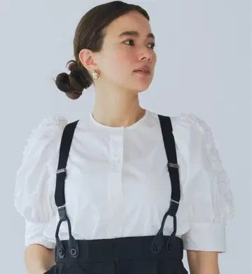 yori 메렌게 퍼프 블라우스