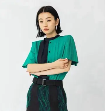 united tokyo 유나이티드 도쿄 플리츠 블로킹 블라우스
