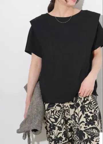 천축 러플 숄더 TEE 2매 세트