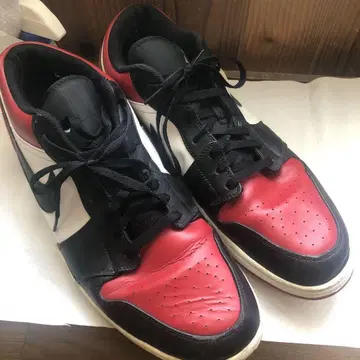 조던 1 레트로 스타일 빨검 스니커즈