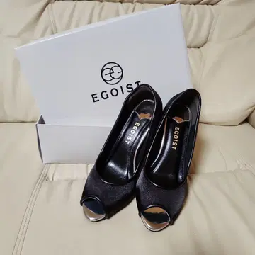 EGOIST 블랙 오픈토 펌프스