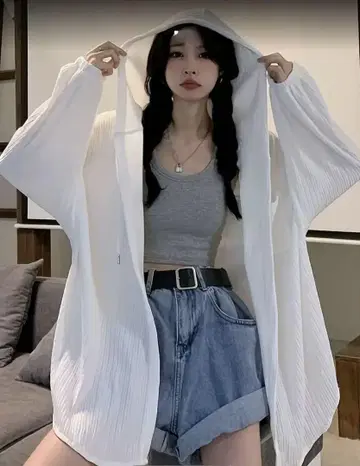 화이트 후드 부착 오버 사이즈 가디건