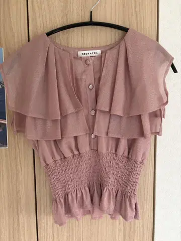 프릴 블라우스