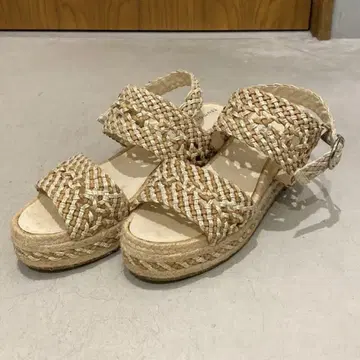 츠모리치사토 워크 레이스업 샌들