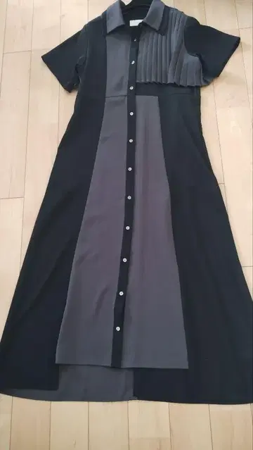 HARE 플리츠 롱 원피스 비대칭