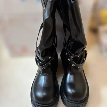 스트랩 블랙 롱 부츠