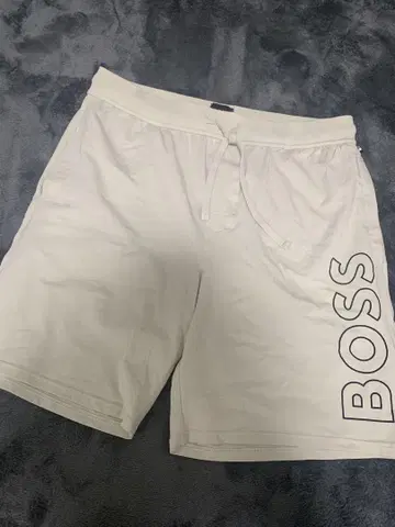 BOSS 하프 팬츠