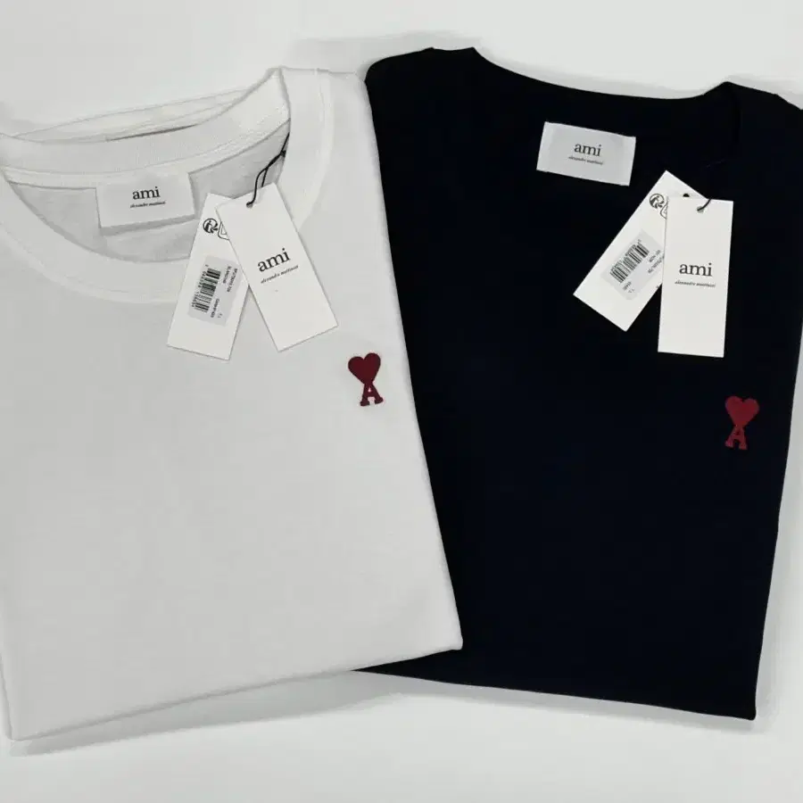 ★韓国の人気★【AMI】★SMALL HEART LOGO T SHIRTS★ Ami de Coeur Embroidered Small Heart T-shirt (White) – The