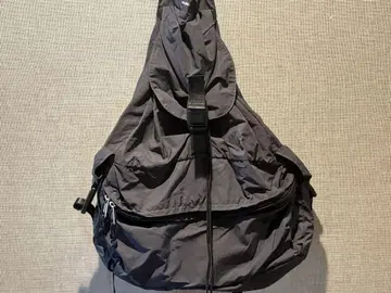 심플한 블랙 백팩