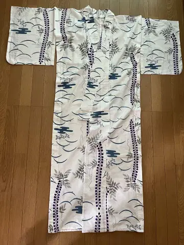 명주 무늬의 유카타와 하카타 오비