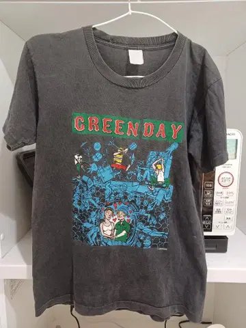 GREEN DAY 티셔츠 블랙 페이드 카피라이트