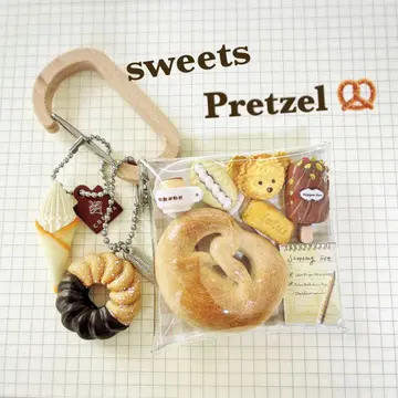 가챠 파우치 미색 sweets 프레첼, 멋스러운 파우치 들고 cafe에