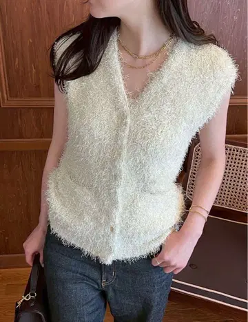 미라 오웬 아이보리 슬리브리스 스웨터
