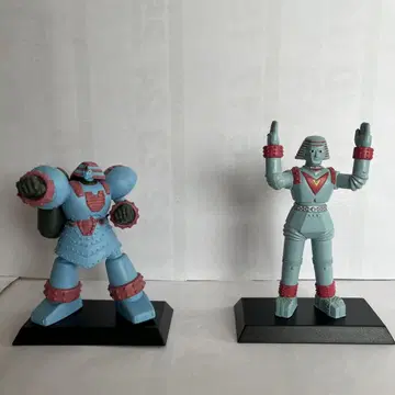 자이언트 로보 2체