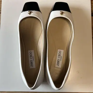 JIMMY CHOO 플랫슈즈 화이트/블랙 37 사이즈