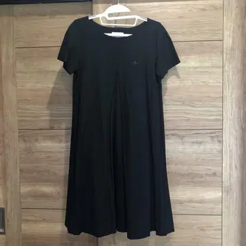 비비안 웨스트우드 레드 라벨 블랙 반팔 무릎 기장 원피스