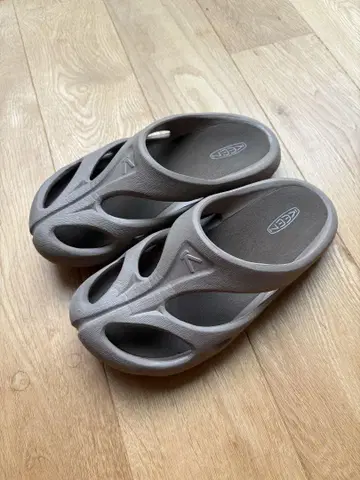 KEEN 샌들