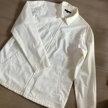 DKNY 얇은 소재 자켓
