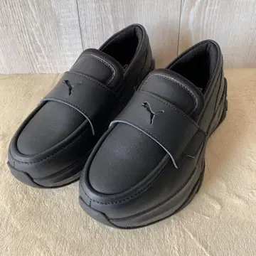 미사용 PUMA 통굽 로퍼 23cm 블랙 박스 없음