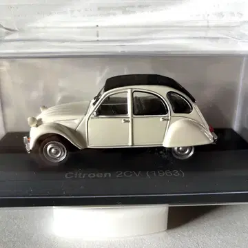 일본산 명차 컬렉션 시트로엥 2CV 1/43