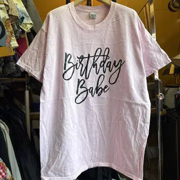 미국 빈티지 의류 Birthday Babe 핑크 티셔츠 반팔