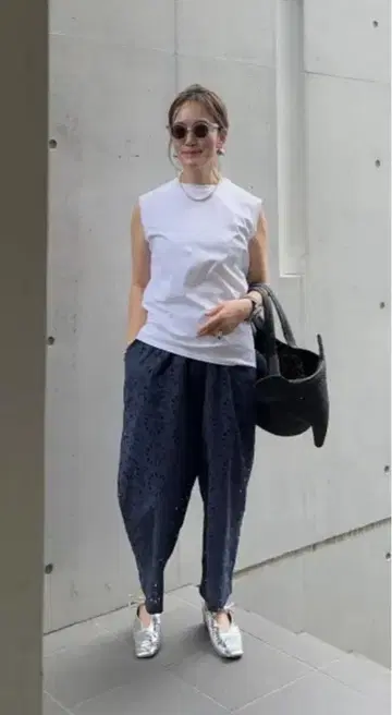 새상품 JULY NINE FLOWER LACE PANTS 네이비