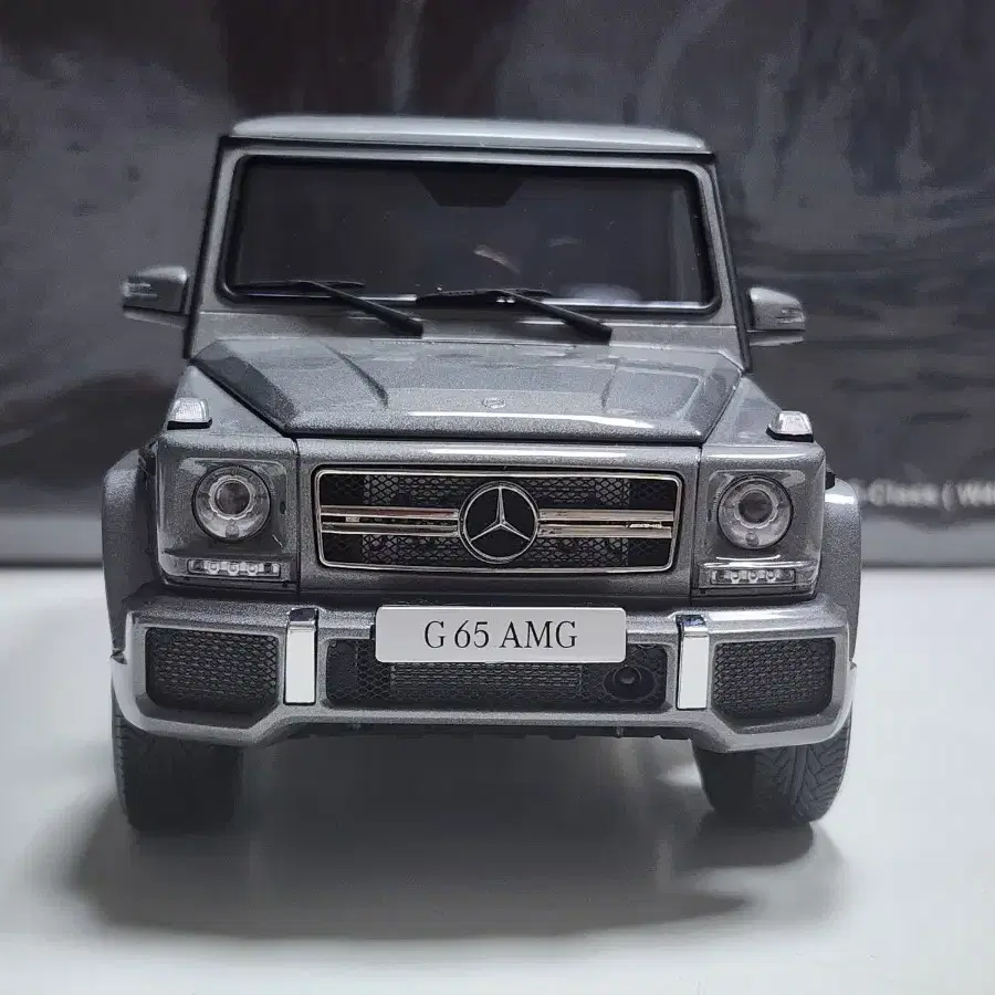 Almost Real メルセデス・ベンツ G65 AMG 1/18 1/18 Almost Real Mercedes-Benz Mercedes G-Class G-Klasse G65