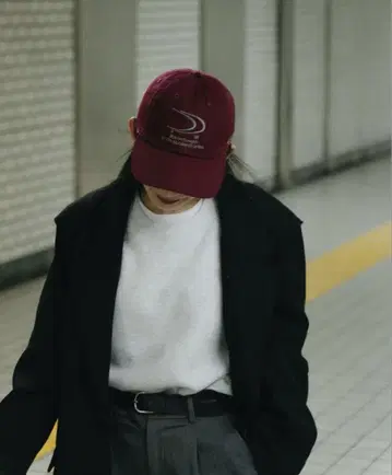 drastically 캡 모자 와인 레드