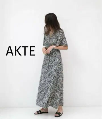 AKTE 플라워 프린트 반팔 롱 원피스