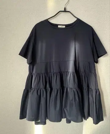 랜덤 티어드 하프 슬리브 네이비 yori