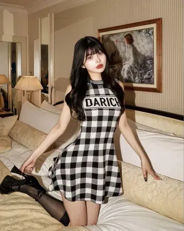 DARICH 슬리브리스 체크 미니 원피스 블랙