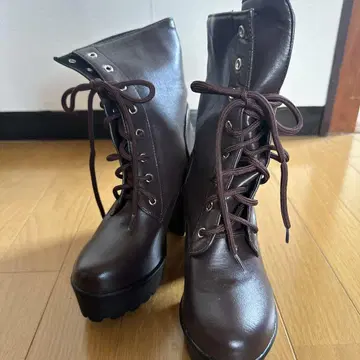 브라운 레이스업 부츠 높은 힐