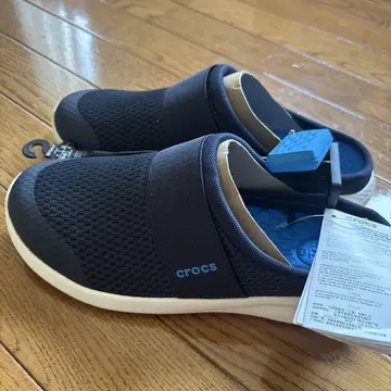 crocs 사보 클로그 샌들 네이비 컬러