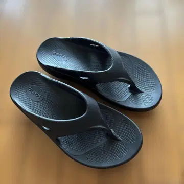 OOFOS 블랙 플립플랍 28cm