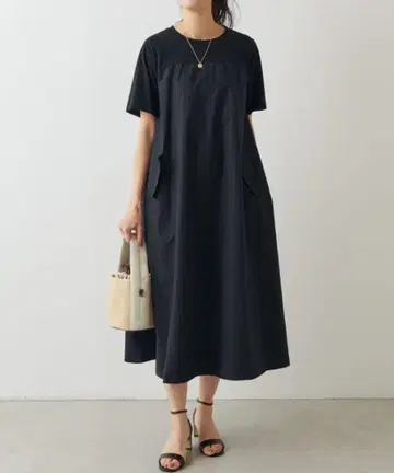 BEARDSLEY 비어즐리 컷 콤비 플레어 원피스