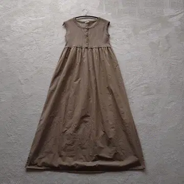ITEMS URBAN RESEARCH 슬리브리스 롱 원피스 베이지