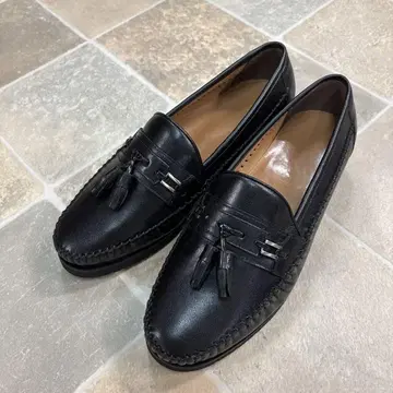 블랙 태슬 로퍼