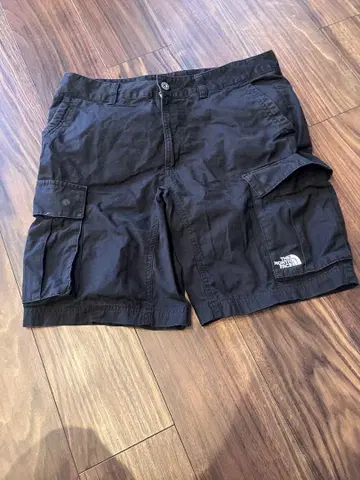 The North Face 블랙 카고 숏팬츠