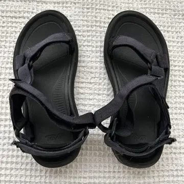 Teva 블랙 스포츠 샌들