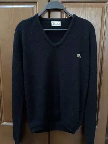 LACOSTE 블랙 V넥 스웨터