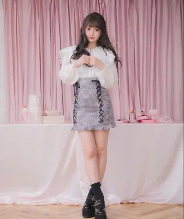 [ pium/피움 ] 레이스업 프릴 스커트 숏팬츠