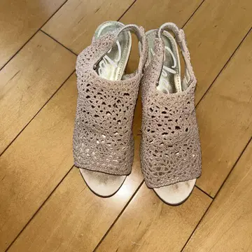 Skechers 베이지 레이스 샌들
