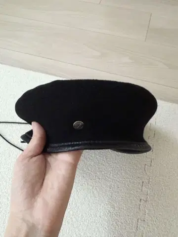 LAULHERE 블랙 울 베레모 가죽