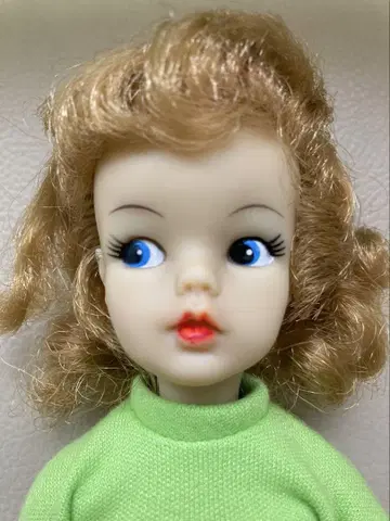 일본제, 헤어 컬이 남아있는 타미 인형,