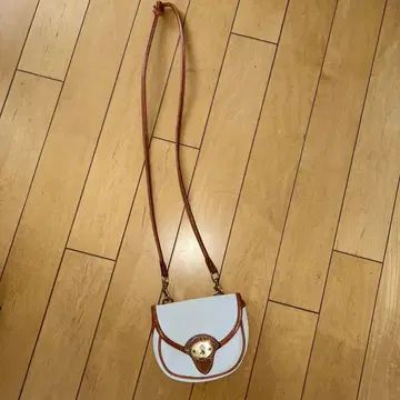 Dooney & Bourke 화이트 숄더백