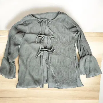 그레이 플리츠 가공 셔츠 가디건 소매 프릴