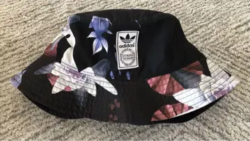 adidas 플로럴 버킷햇