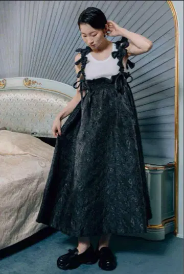 Bibiy. MIMI RIBBON SKIRT 어깨끈 스커트 비비
