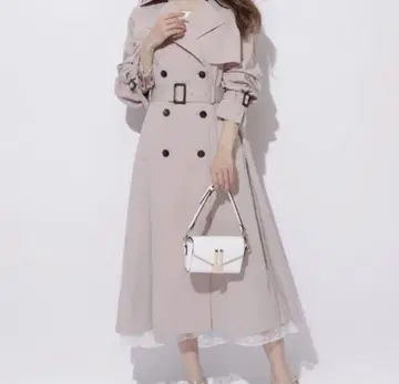 아푸와이저 리셰 벨티드 트렌치코트
