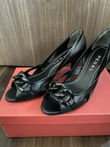 REGAL 샌들